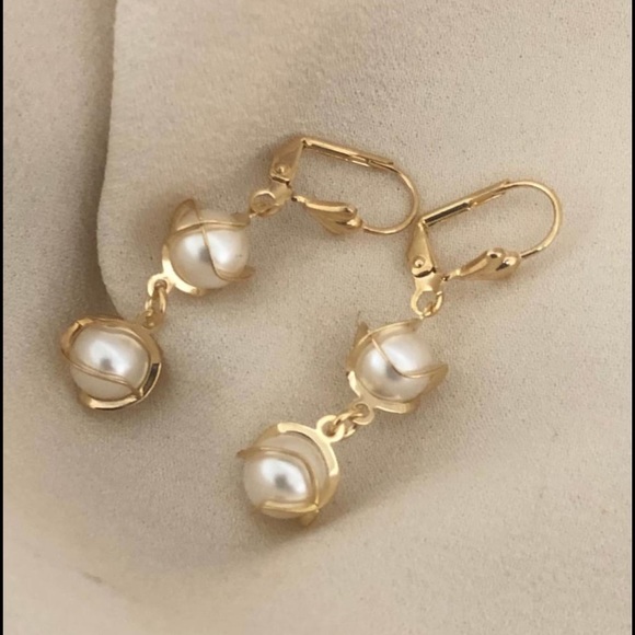 18k Gold Filled Pearl Earrings - Picture 1 of 5